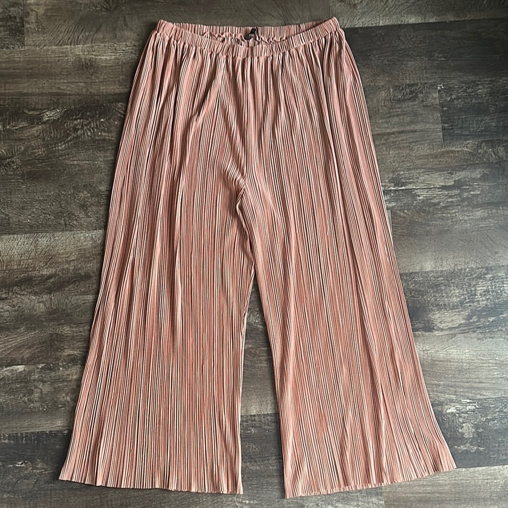 Pleated Pink Wide-Leg Pants